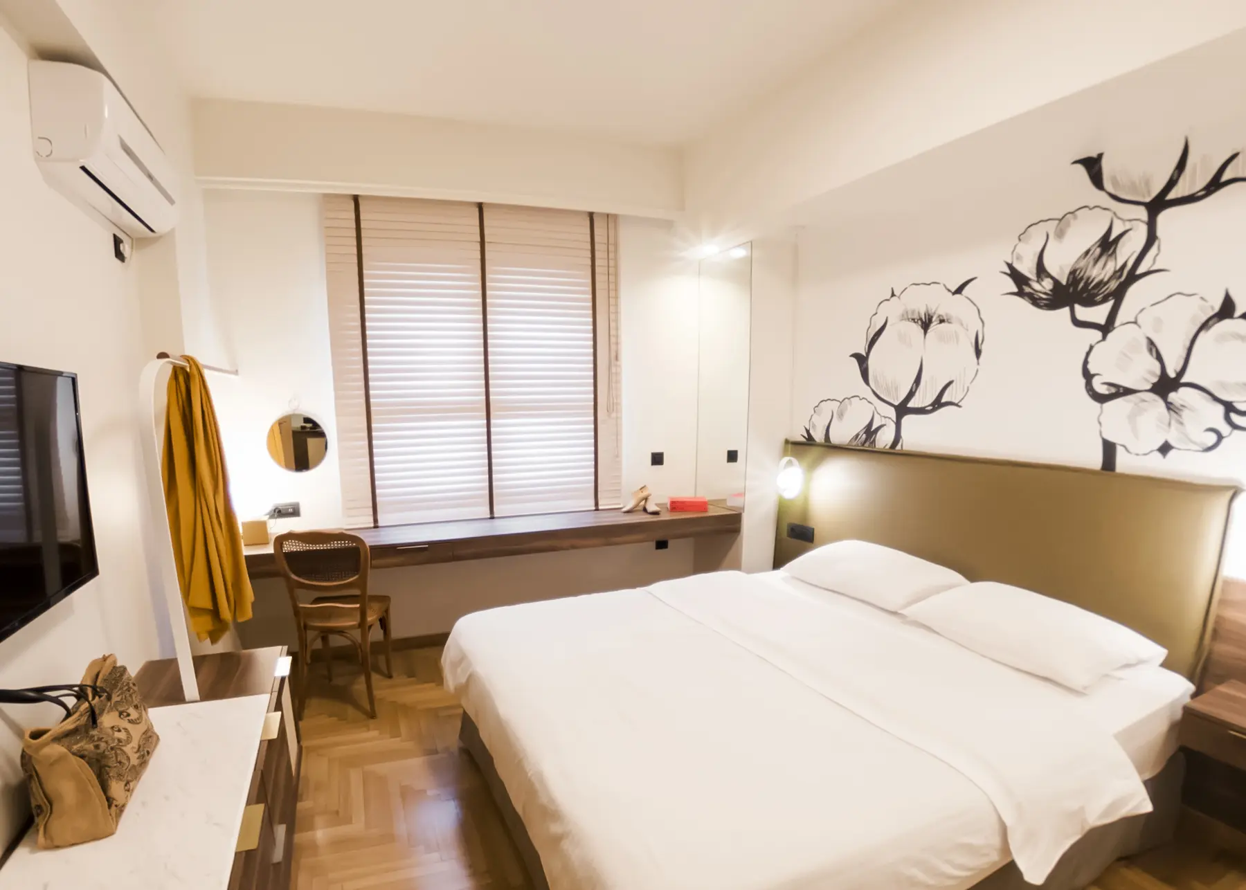 Superior Room with Balcony at Gaia Athens - cotton flower art